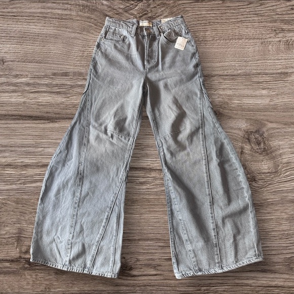 NWT Free People Eden High Slouchy Flare Jeans in Diamond - Picture 6 of 8